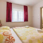 Three-bedroom In Appartement
