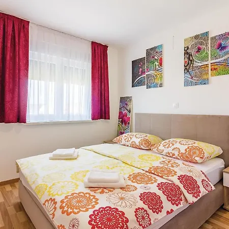 Apartamento Three-bedroom In Medulin